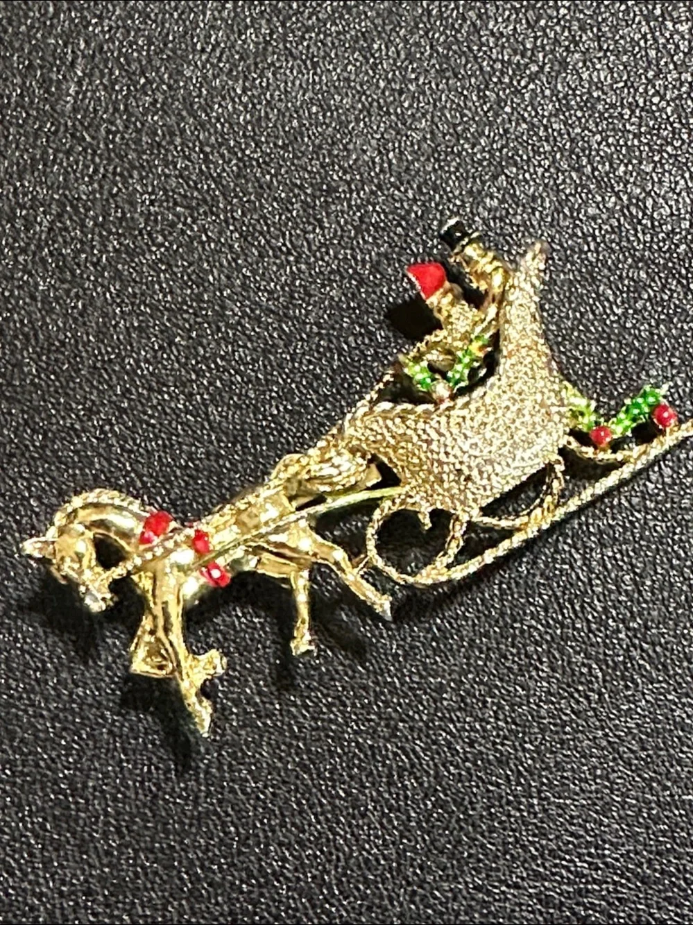 GERRY'S Christmas Horse & Sleigh Brooch Gold Tone Vintage Holiday Pin